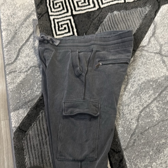 Dolce and Gabbana sweatpants with zipper back pockets, two cargo pockets, - Picture 5 of 5